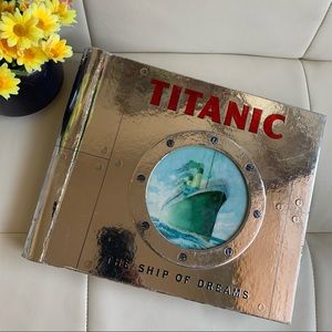TITANIC The Ship of Dreams Novelty Pop-up Book